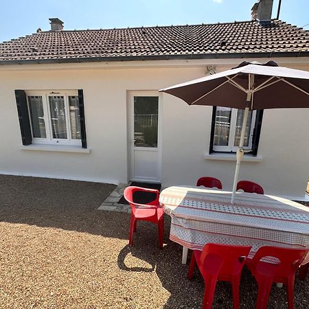 La Petite Maison Des Gites De Josephine Saint-Dye-sur-Loire Exterior photo