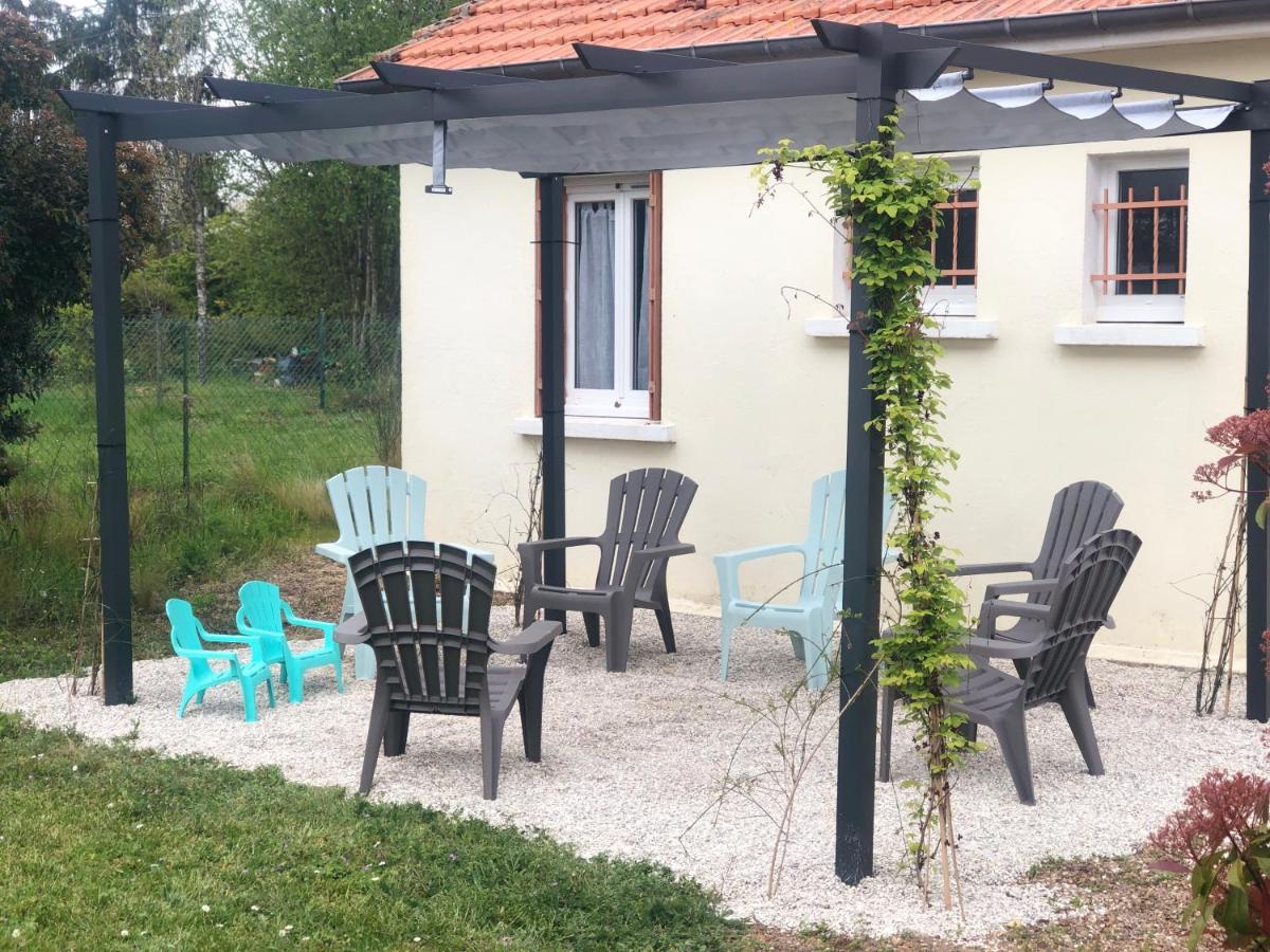 La Petite Maison Des Gites De Josephine Saint-Dye-sur-Loire Exterior photo